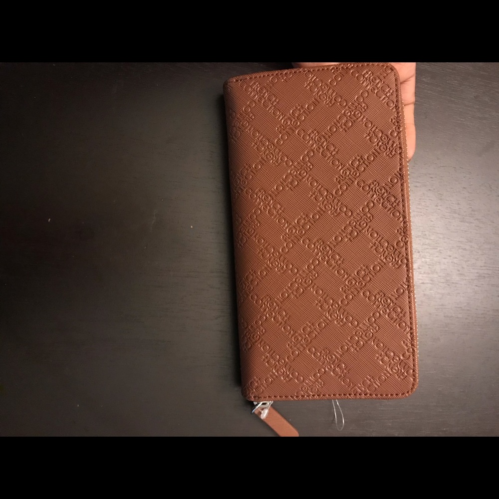 French Connection Wallet - Picture 2 of 5